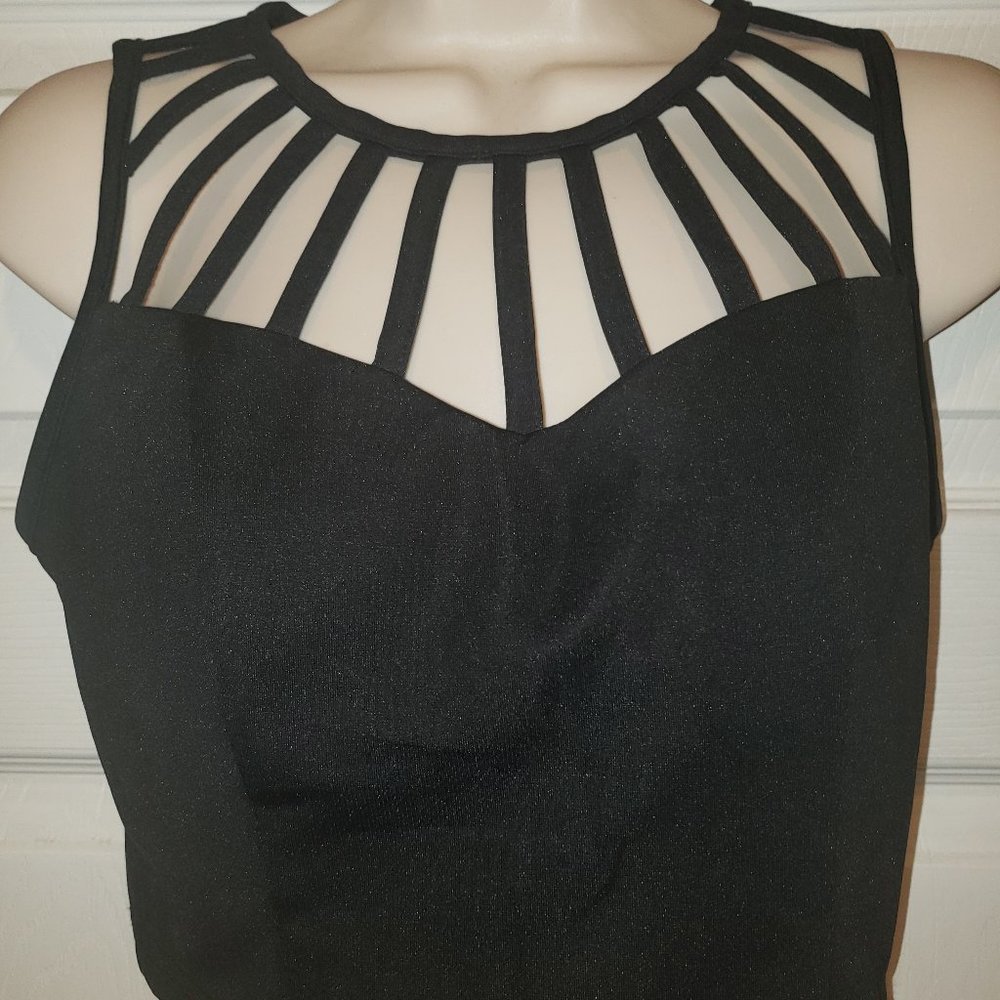 NWOT Black Caged Cutout Crop Top Sz L Juniors